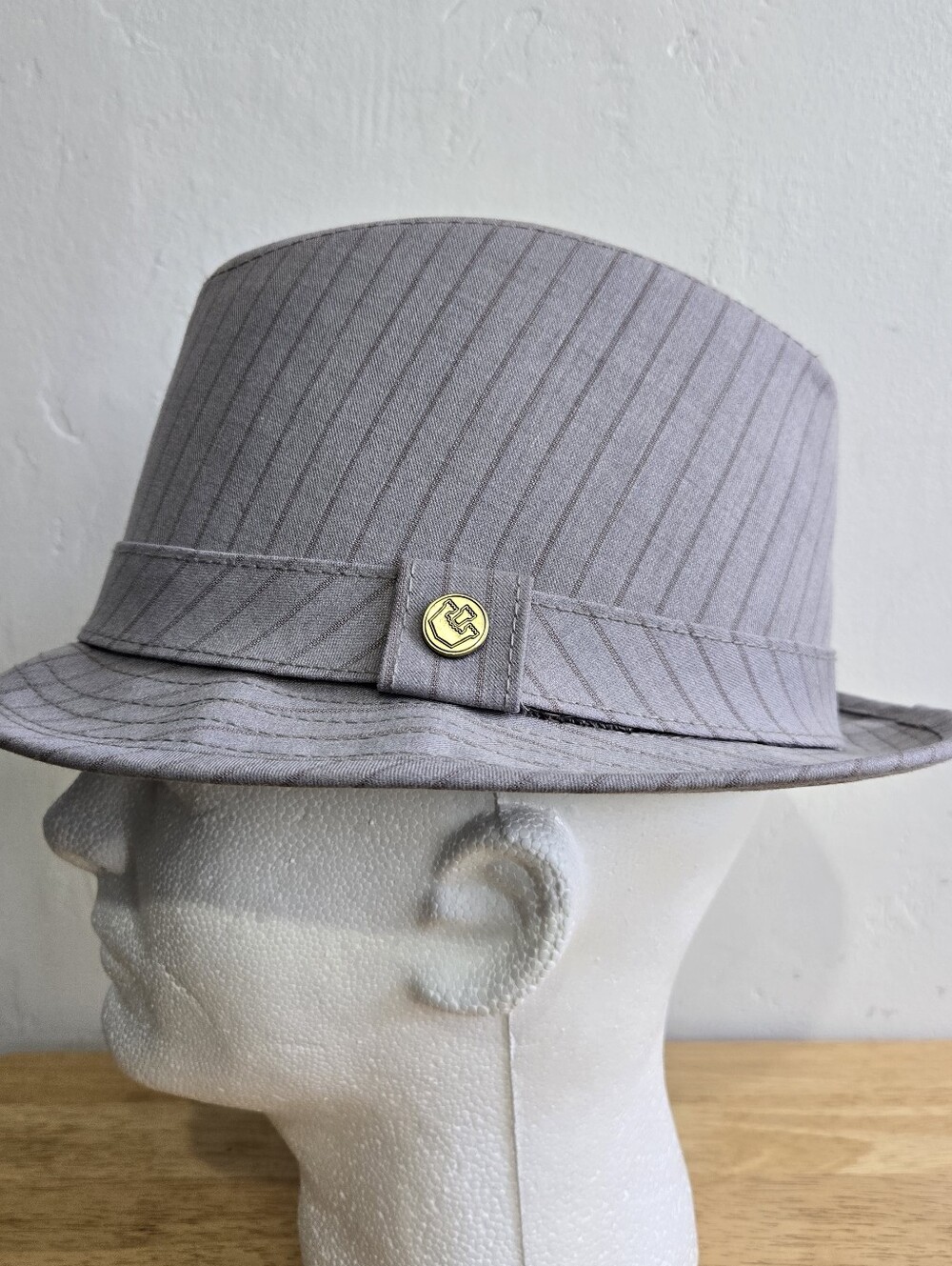 Goorin Bros Fedora Hat Pin Stripe Grey Small Gangster Mobster Dress Up